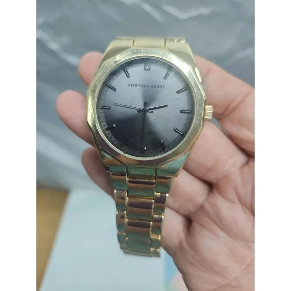 Geoffrey beene mens watch